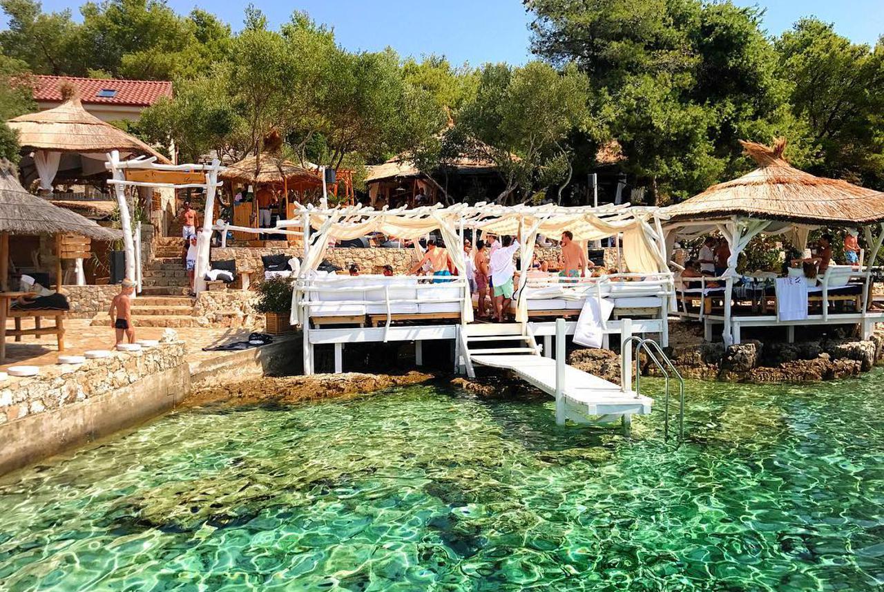 Laganini Beach Bar at Palmižana